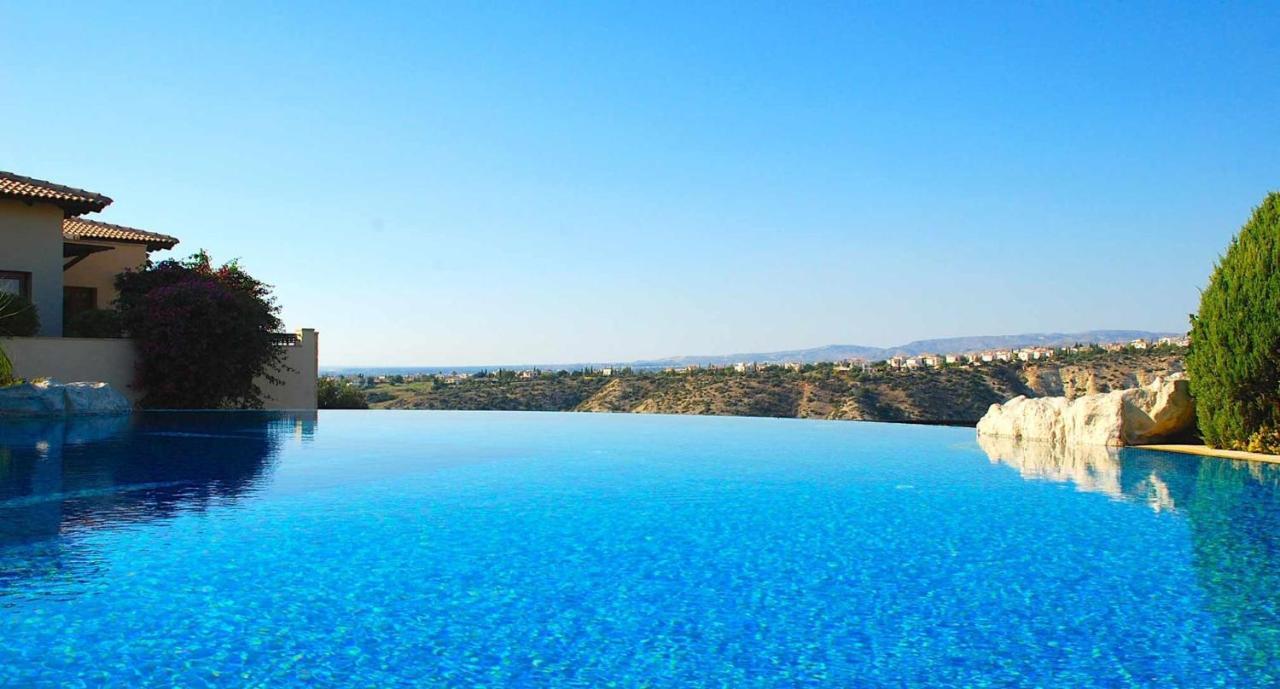 Fantastic Junior Villa Cz02 Salamis With Gorgeous Views, Aphrodite Hills Kouklia Extérieur photo