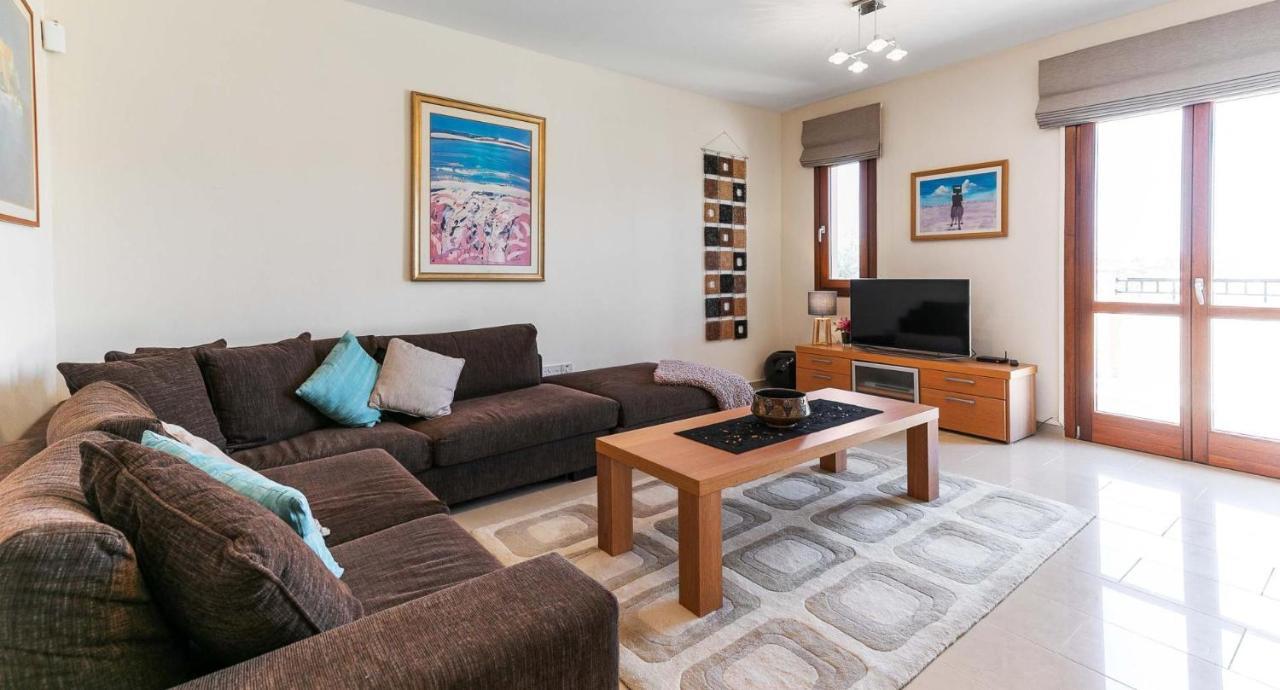 Fantastic Junior Villa Cz02 Salamis With Gorgeous Views, Aphrodite Hills Kouklia Extérieur photo