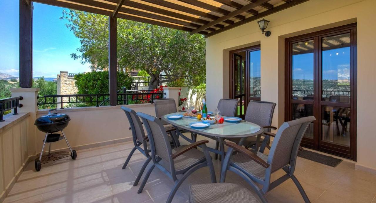 Fantastic Junior Villa Cz02 Salamis With Gorgeous Views, Aphrodite Hills Kouklia Extérieur photo