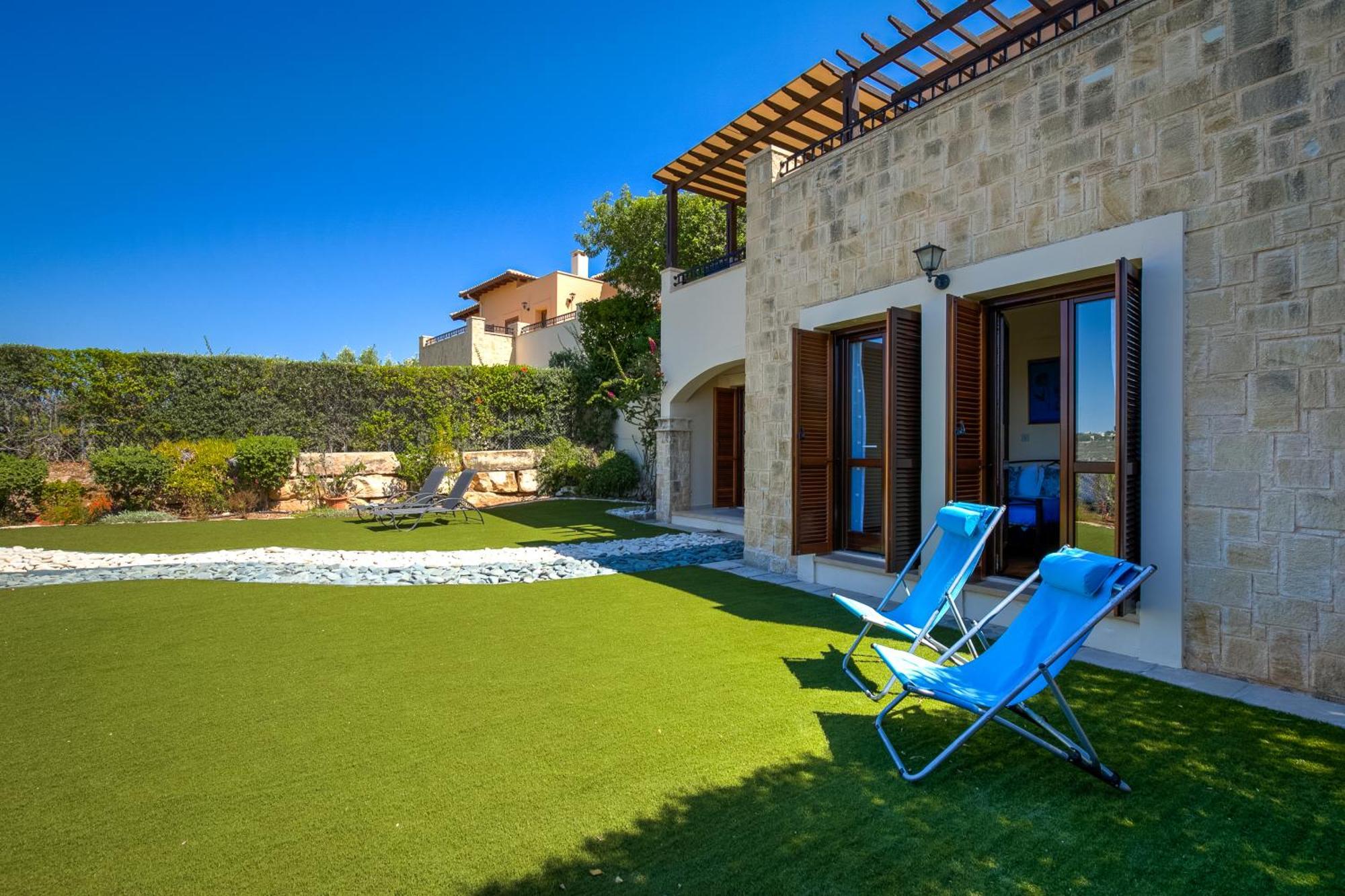 Fantastic Junior Villa Cz02 Salamis With Gorgeous Views, Aphrodite Hills Kouklia Extérieur photo